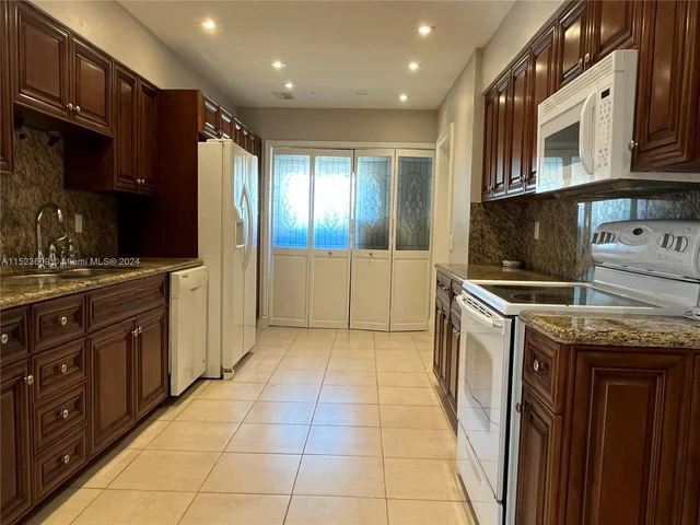 4973 SW 91st Ter, Cooper City FL 33328