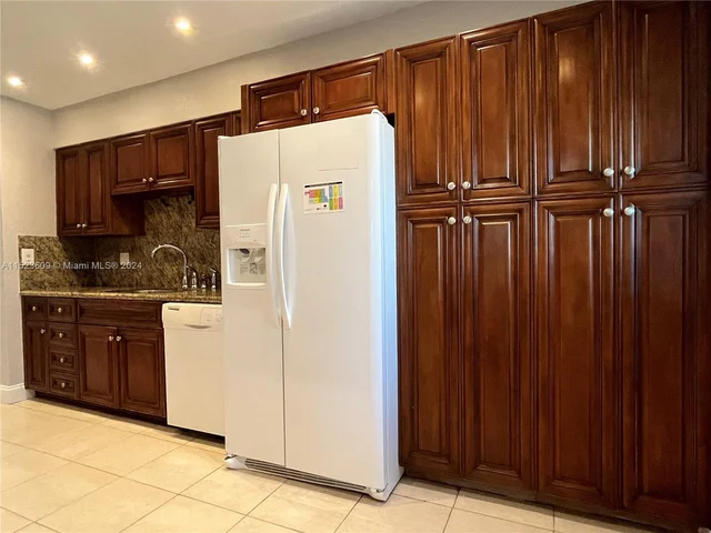 4973 SW 91st Ter, Cooper City FL 33328