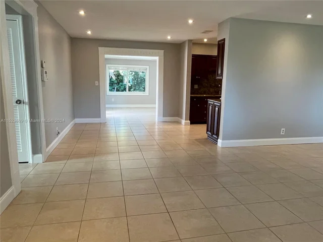 4973 SW 91st Ter, Cooper City FL 33328