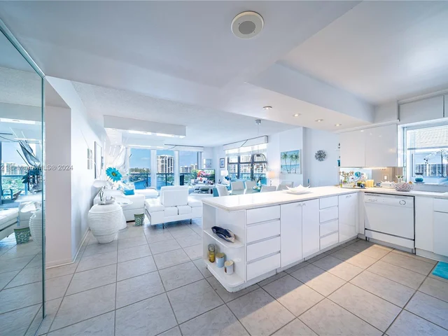 3800 S Ocean Dr # 721, Hollywood FL 33019