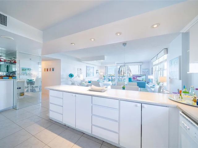 3800 S Ocean Dr # 721, Hollywood FL 33019