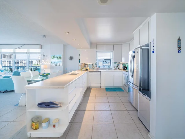 3800 S Ocean Dr # 721, Hollywood FL 33019