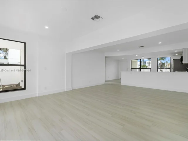 700 NE 23rd Ave # 1, Pompano Beach FL 33062