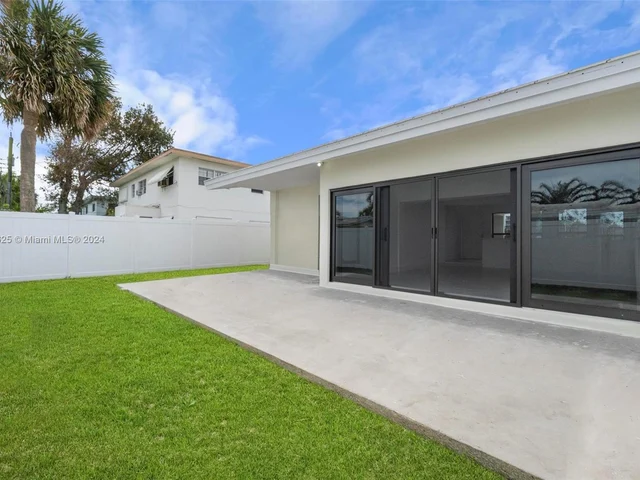 700 NE 23rd Ave # 1, Pompano Beach FL 33062