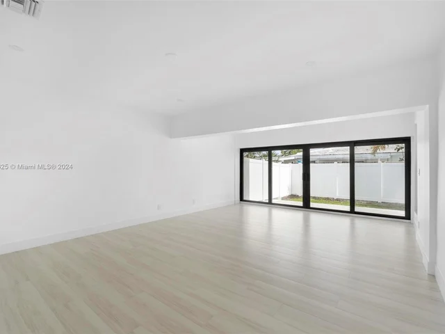 700 NE 23rd Ave # 1, Pompano Beach FL 33062