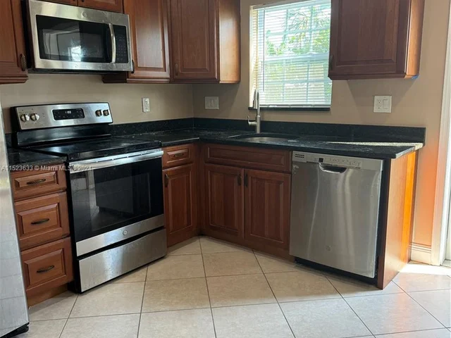 5371 Madison Rd # B, Delray Beach FL 33484