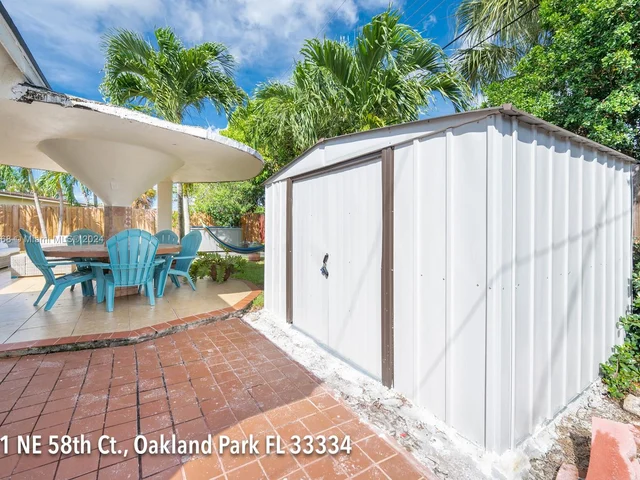 411 NE 58th Ct, Oakland Park FL 33334