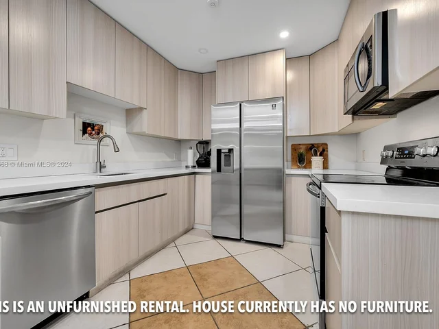 411 NE 58th Ct, Oakland Park FL 33334