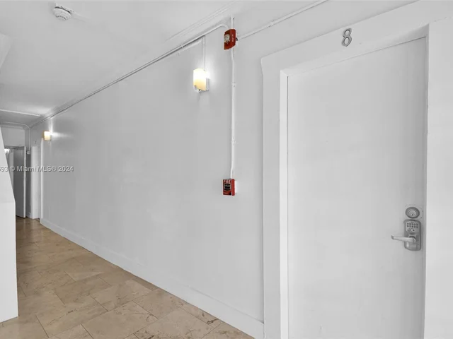 612 15th St # 8, Miami Beach FL 33139