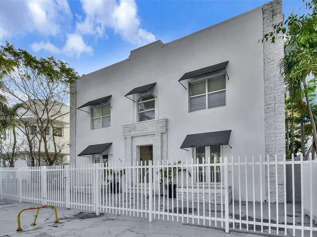 612 15th St # 8, Miami Beach FL 33139