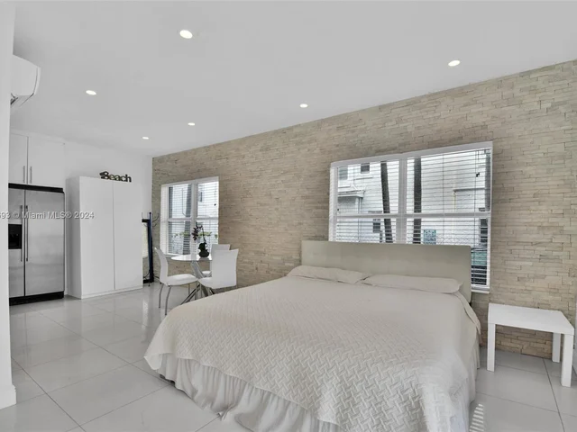 612 15th St # 8, Miami Beach FL 33139