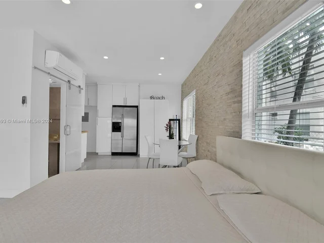 612 15th St # 8, Miami Beach FL 33139