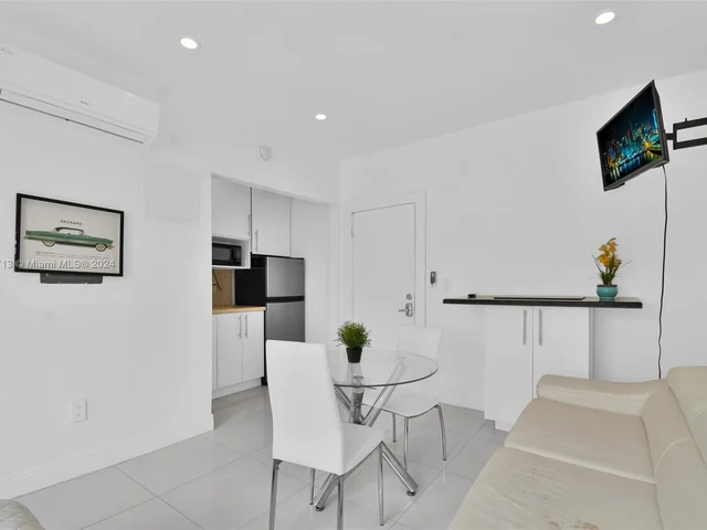 612 15th St # 9, Miami Beach FL 33139