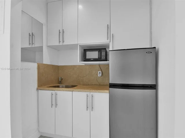 612 15th St # 9, Miami Beach FL 33139