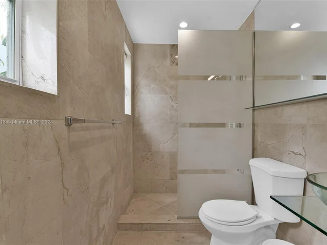 612 15th St # 9, Miami Beach FL 33139