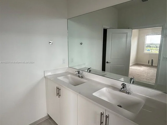 13612 SW 184th Ln, Miami FL 33177