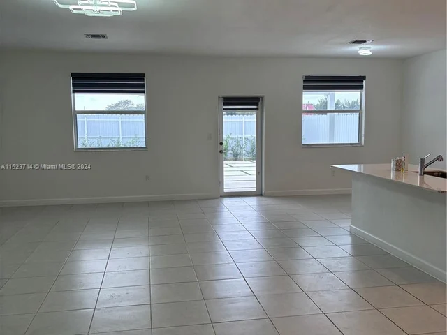 13612 SW 184th Ln, Miami FL 33177