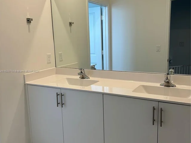 13612 SW 184th Ln, Miami FL 33177