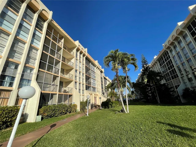 501 Three Islands Blvd # 410, Hallandale Beach FL 33009