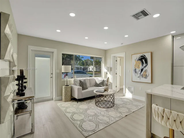 509 NE 28th St, Wilton Manors FL 33334