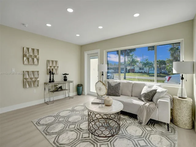 509 NE 28th St, Wilton Manors FL 33334