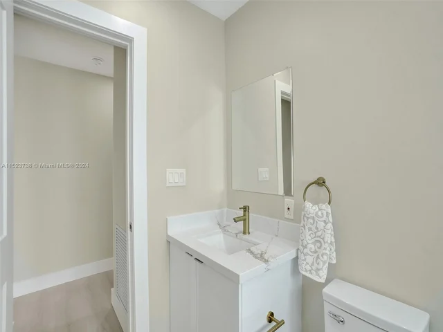 509 NE 28th St, Wilton Manors FL 33334