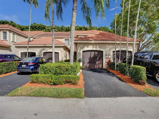 912 Sevilla Cir, Weston FL 33326
