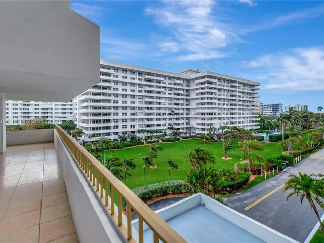 177 SE Ocean Lane Dr # 509, Key Biscayne FL 33149