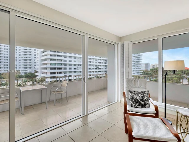 177 SE Ocean Lane Dr # 509, Key Biscayne FL 33149