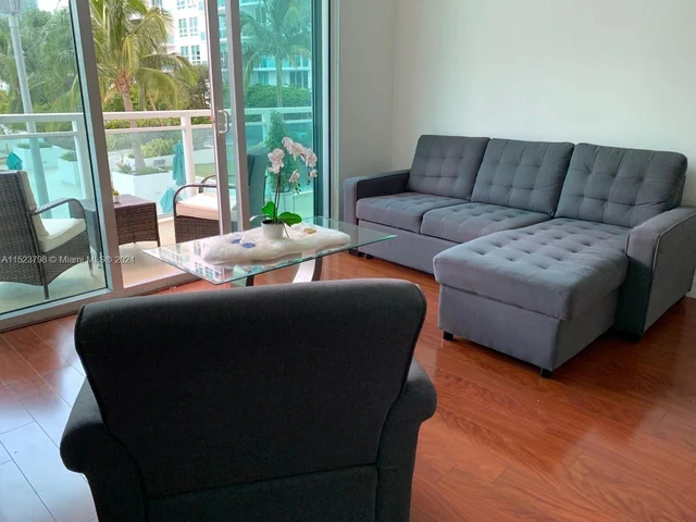 950 Brickell Bay Dr # 1107, Miami FL 33131