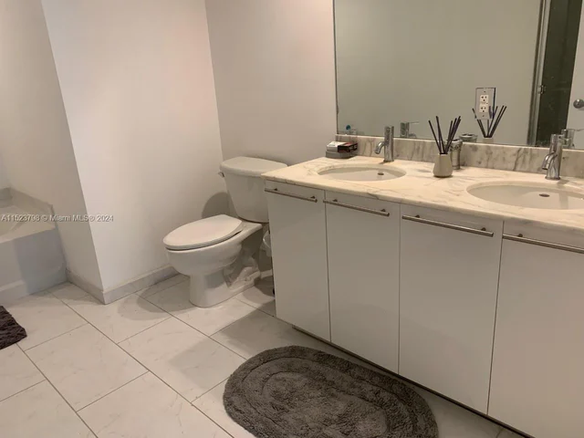 950 Brickell Bay Dr # 1107, Miami FL 33131