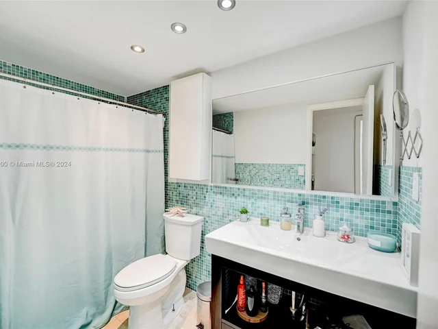 1455 N Treasure Dr # F, North Bay Village FL 33141