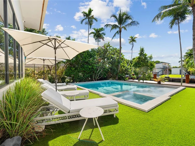 1200 NE 87th St, Miami FL 33138