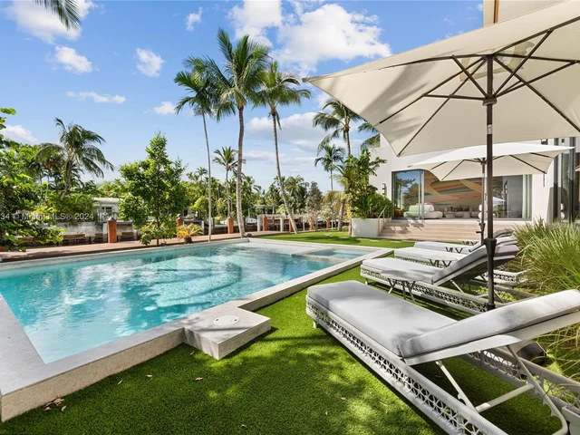 1200 NE 87th St, Miami FL 33138