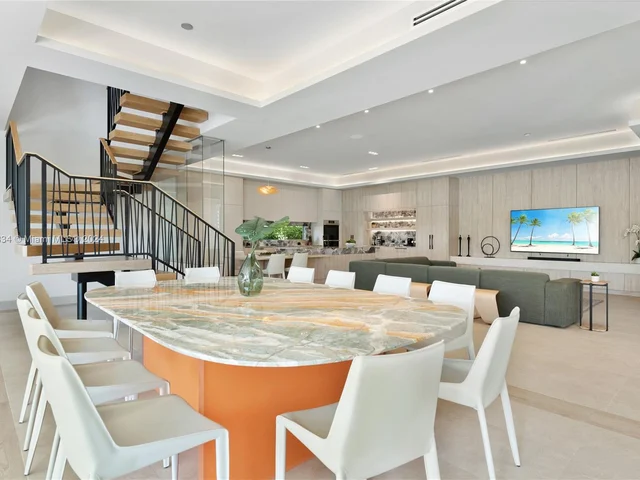 1200 NE 87th St, Miami FL 33138