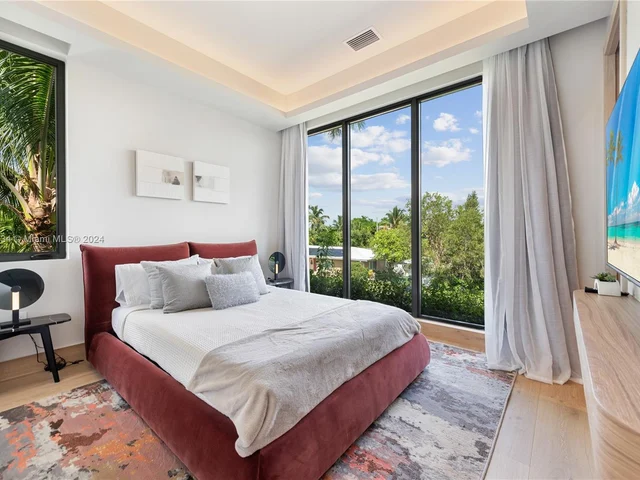 1200 NE 87th St, Miami FL 33138