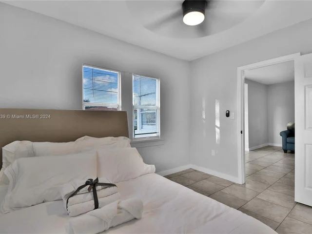 585 NW 51st St, Miami FL 33127