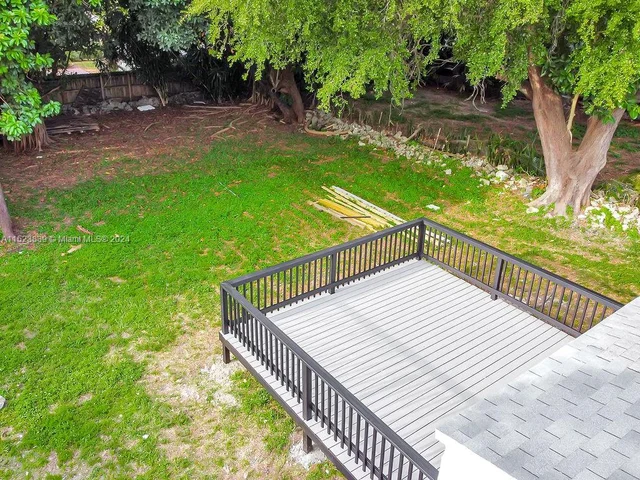 585 NW 51st St, Miami FL 33127