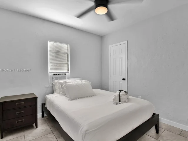 585 NW 51st St, Miami FL 33127