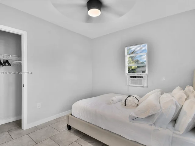 585 NW 51st St, Miami FL 33127