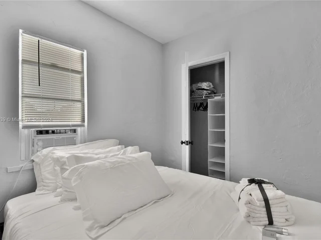 585 NW 51st St, Miami FL 33127