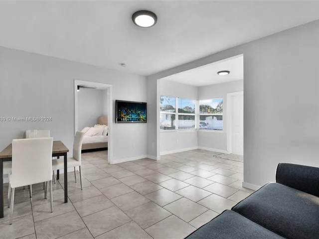 585 NW 51st St, Miami FL 33127