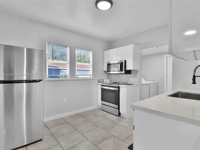 585 NW 51st St, Miami FL 33127