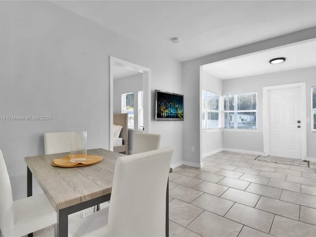 585 NW 51st St, Miami FL 33127