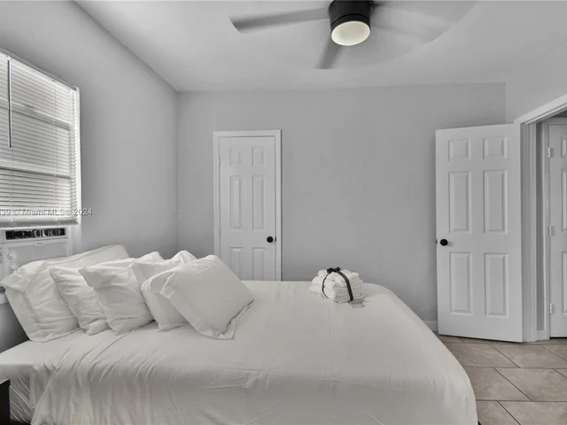 585 NW 51st St, Miami FL 33127