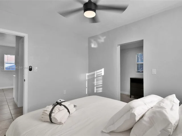 585 NW 51st St, Miami FL 33127