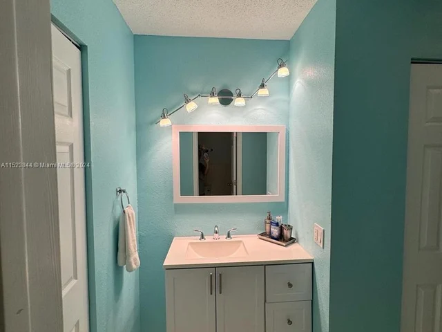 1817 S Ocean Dr # 521, Hallandale Beach FL 33009