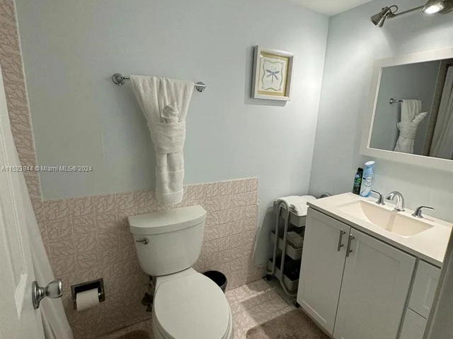 1817 S Ocean Dr # 521, Hallandale Beach FL 33009