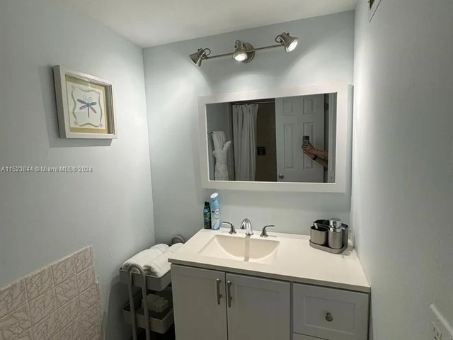 1817 S Ocean Dr # 521, Hallandale Beach FL 33009