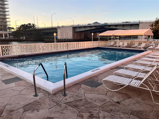 1817 S Ocean Dr # 521, Hallandale Beach FL 33009